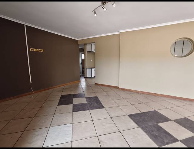 4 BEDROOM FREEHOLD TO LET IN SEA VIEW